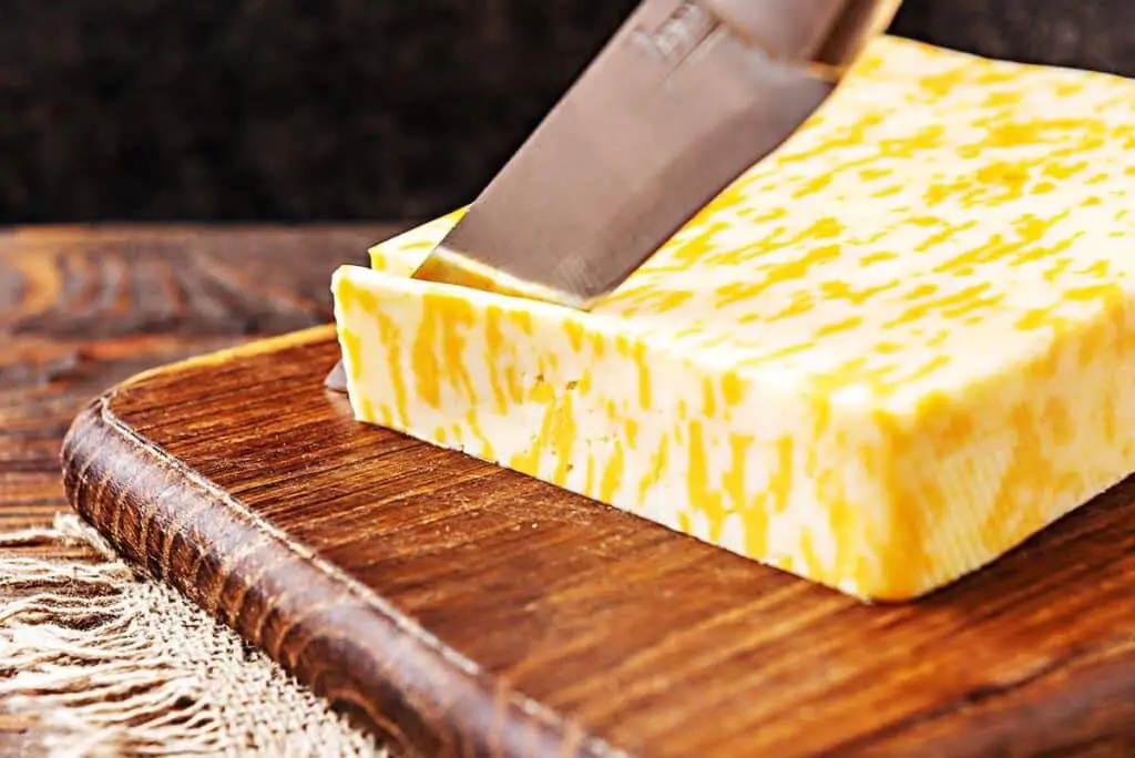 Sustituto de queso americano para un toque sabroso.