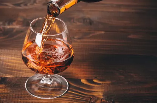9 mejores sustitutos de Hennessy | Barato y sin alcohol