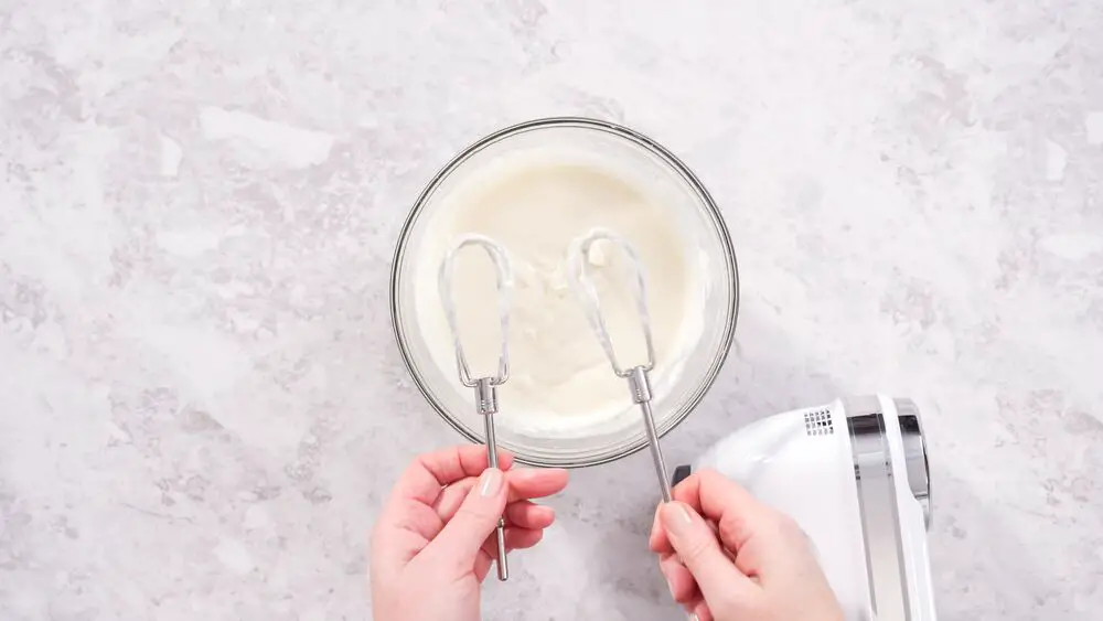 ¿Se puede congelar el glaseado de queso crema? Respuesta explicada