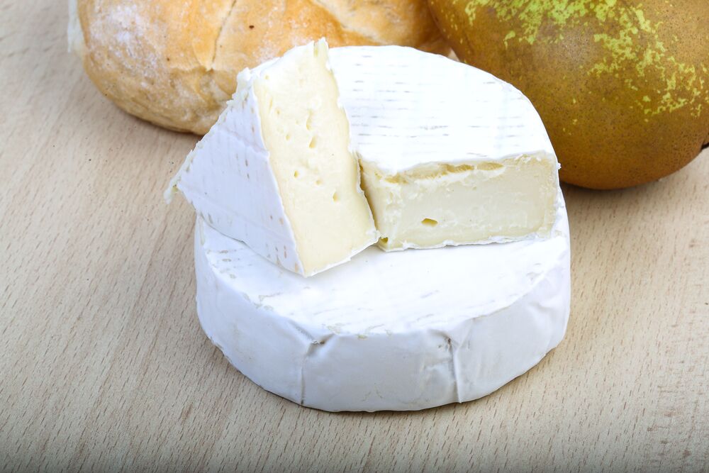 ¿Se puede calentar queso brie en el microondas? Aquí hay algunos pasos simples