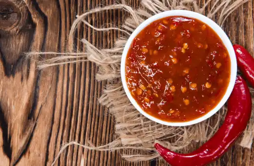 Más de 9 sustitutos rápidos de Sriracha | Relación y modo de uso 2023