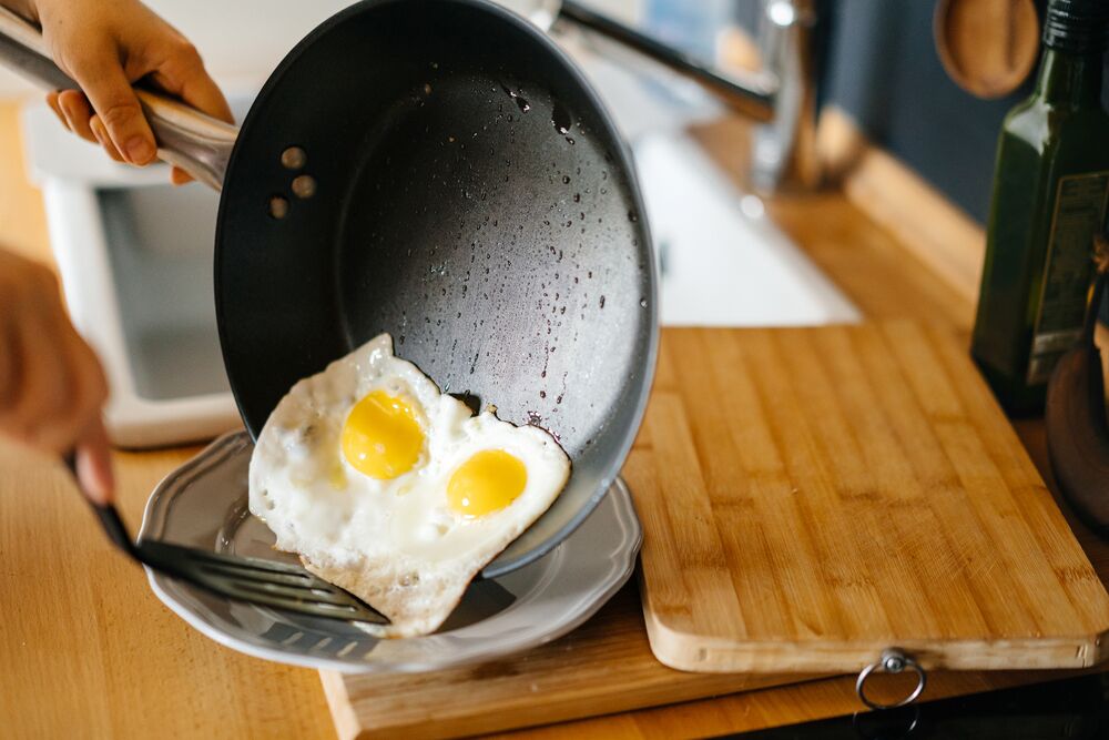 ¿Se puede recalentar un huevo frito? Aquí hay 2 formas simples de hacerlo