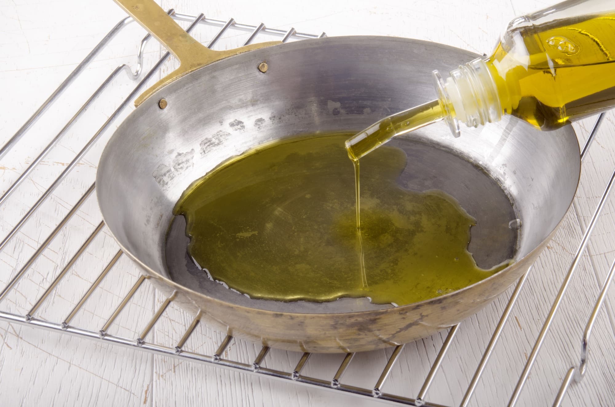 Cocinar con aceite de oliva virgen extra: lo que se debe y lo que no se debe hacer