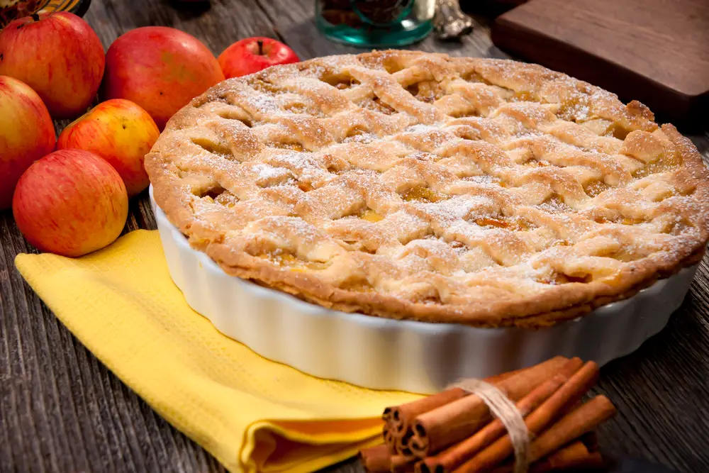 ¿La tarta de manzana necesita ser refrigerada? (respuesta explicada)