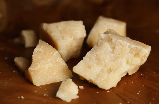 Más de 11 mejores sustitutos del queso manchego