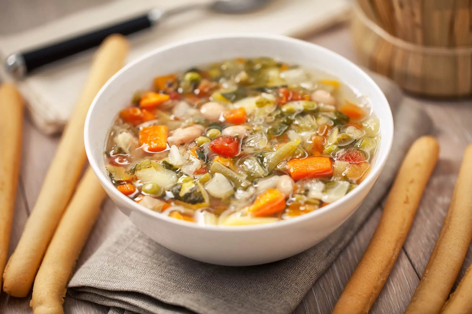 ¿Cuáles son algunas de las mejores especias para sopa minestrone?