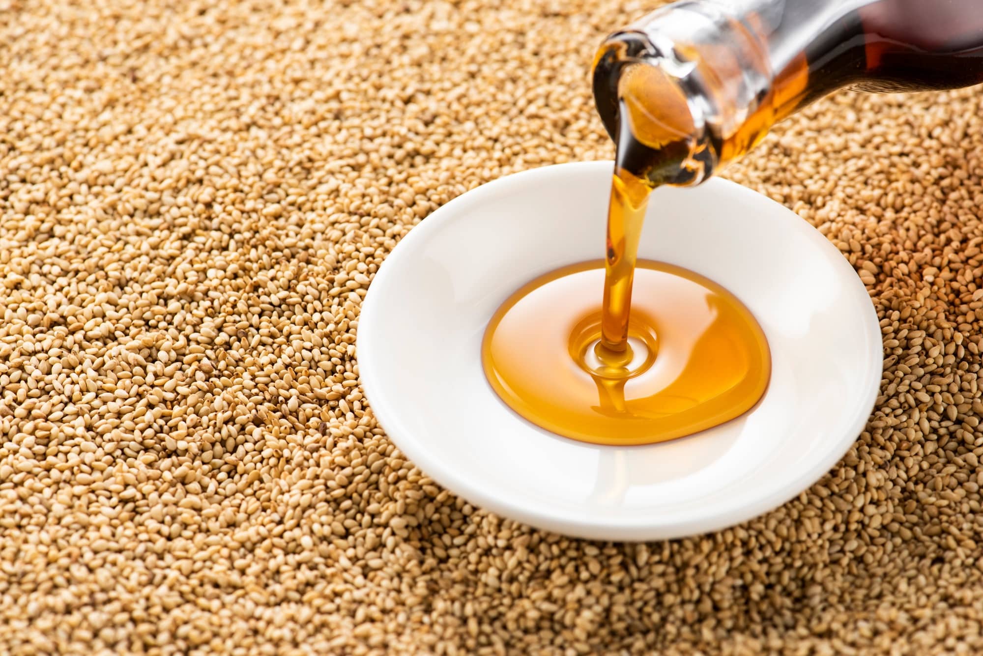 Seis usos inventivos del aceite de sésamo tostado