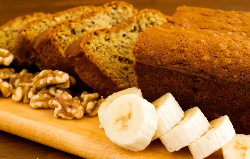 ¿Puedes usar harina de pan para pan de plátano?