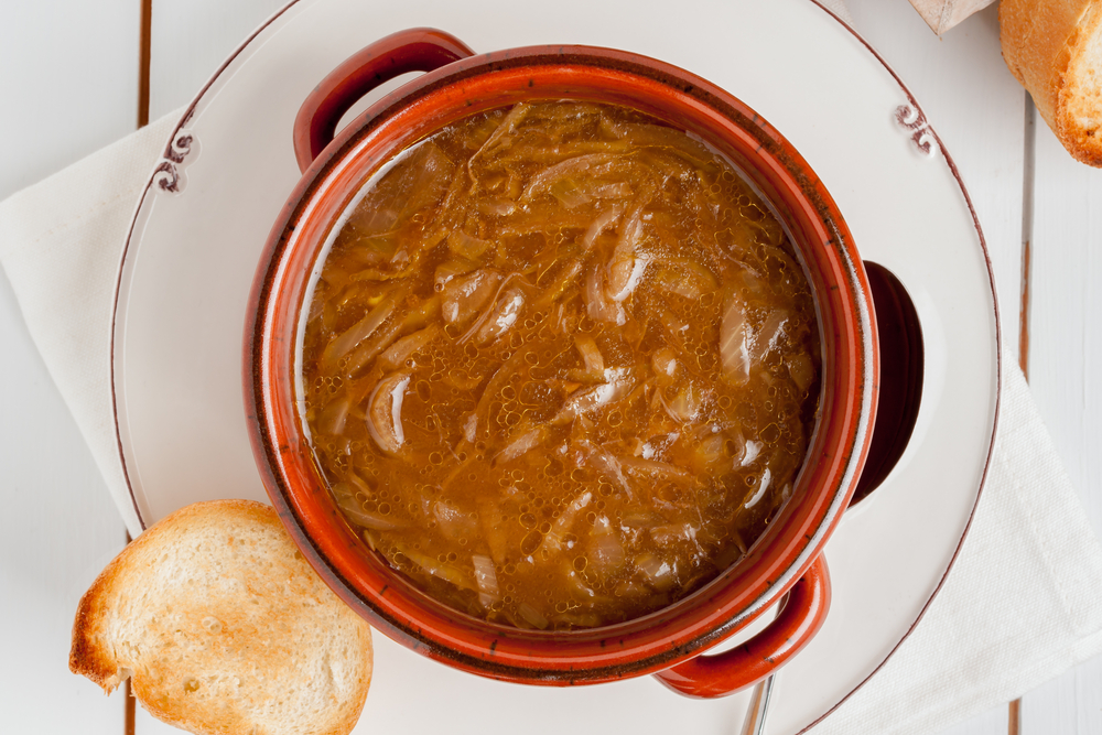 6 sustitutos del jerez en la sopa de cebolla francesa
