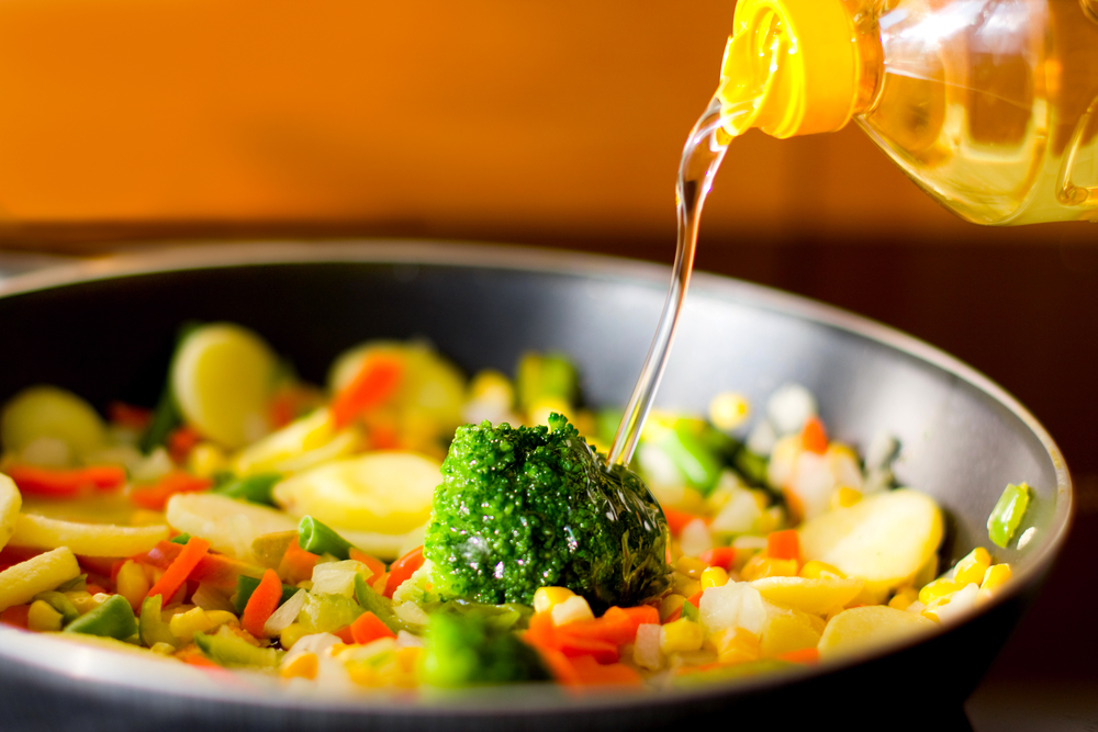 5 de los aceites de cocina más saludables para vegetales