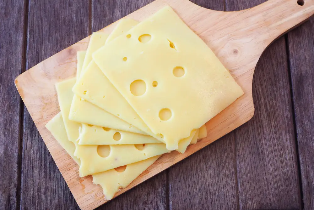 5 sustitutos del queso suizo