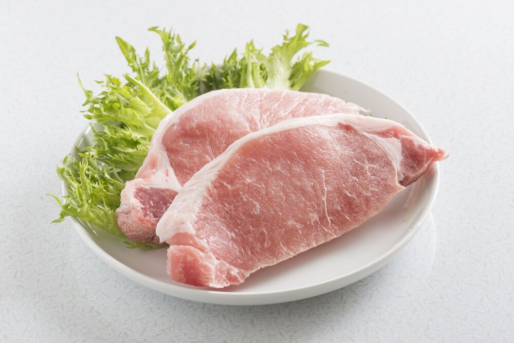 ¿Cuánto tiempo puede dejar la carne fuera para descongelar?