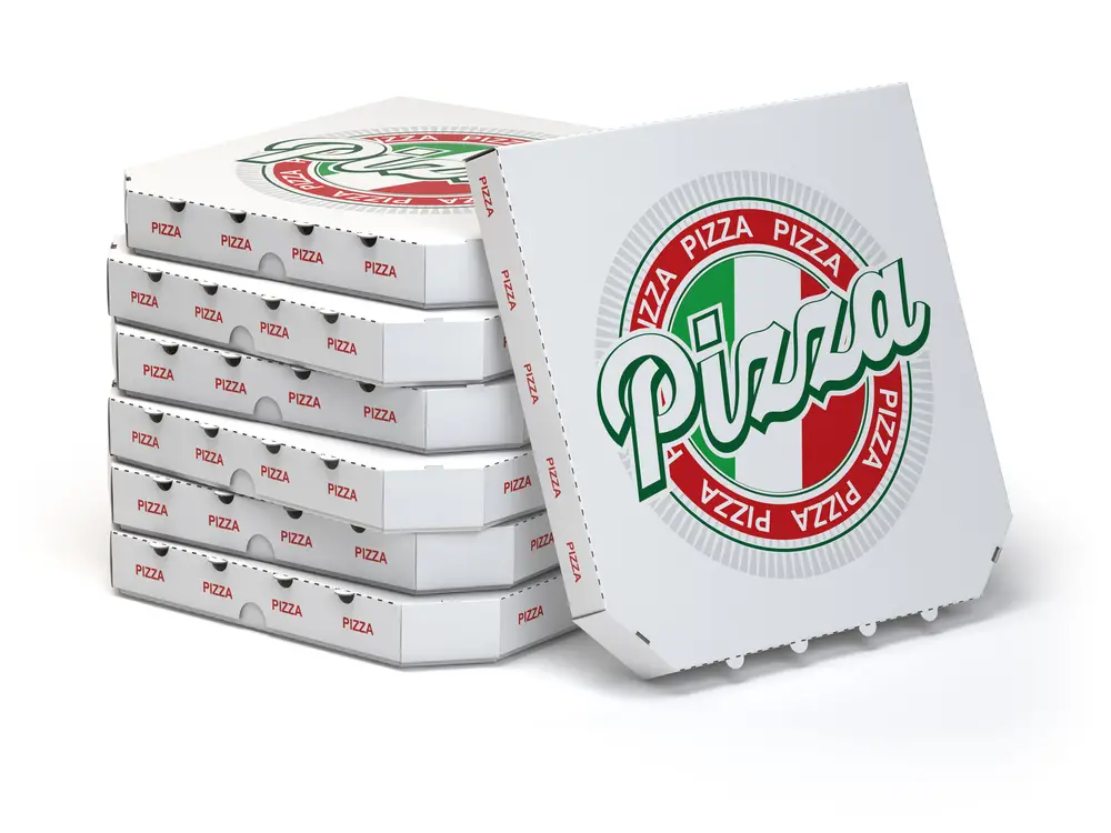 ¿Puedes poner una caja de pizza en el horno?