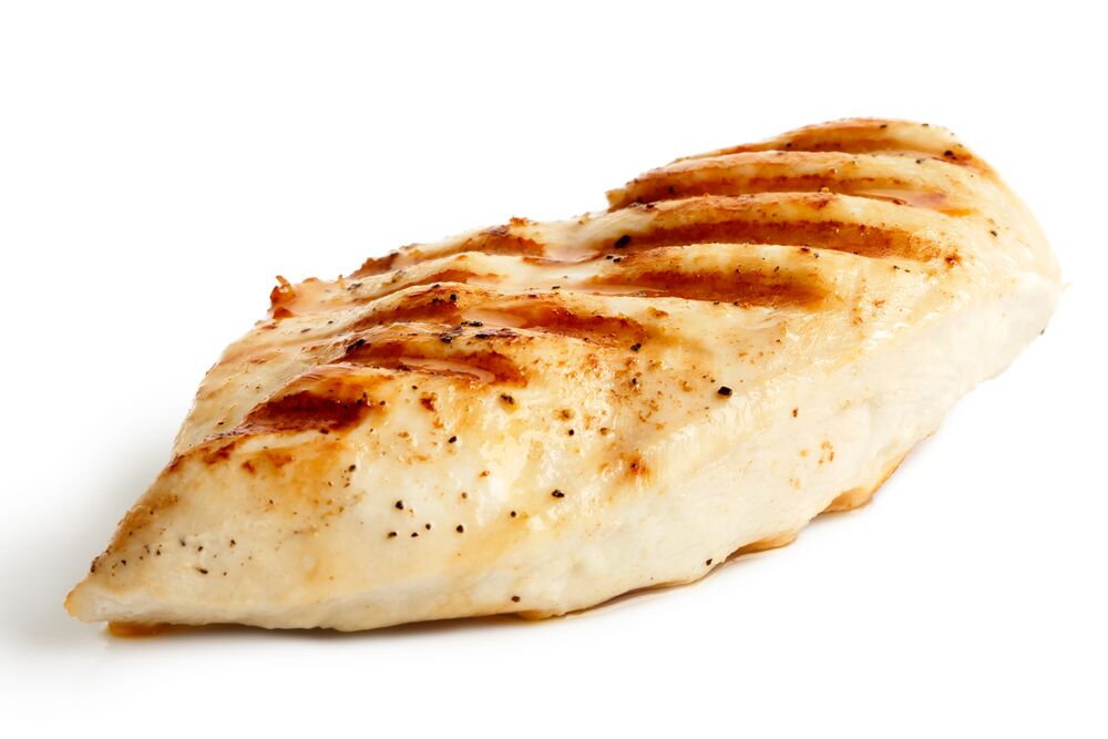 ¿Se puede comer pollo cocido congelado sin recalentarlo?