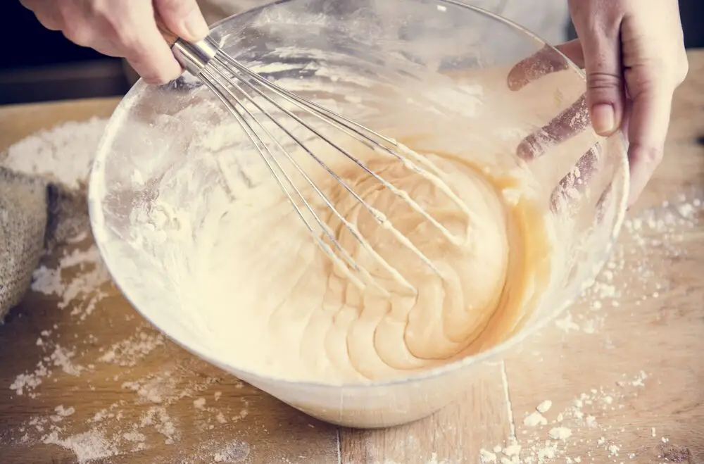 ¿Se puede refrigerar la masa para pasteles?