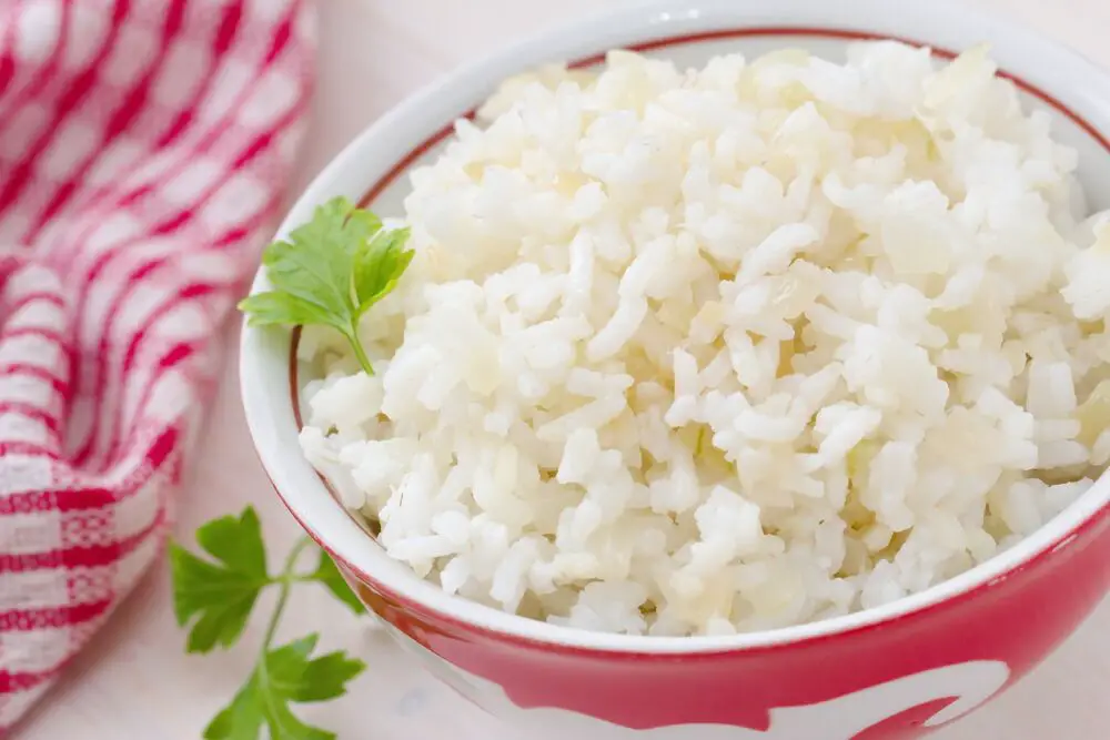 Cómo recalentar arroz chino en 4 formas rápidas y sencillas