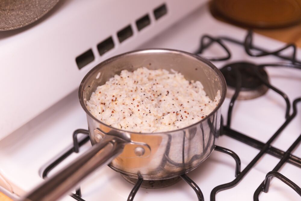 Cómo recalentar arroz congelado