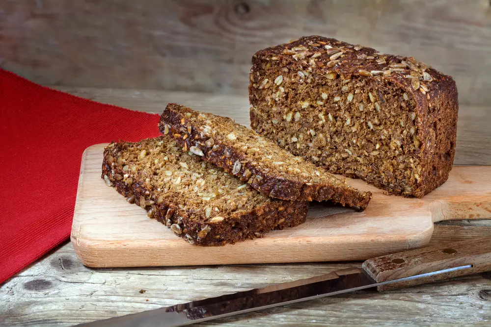 ¿Cuál es la diferencia entre el pan integral de centeno y el pan de centeno?