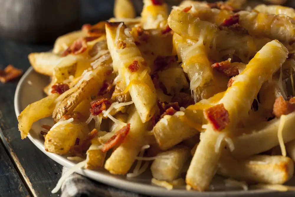 Cómo recalentar papas fritas con queso de 7 maneras simples