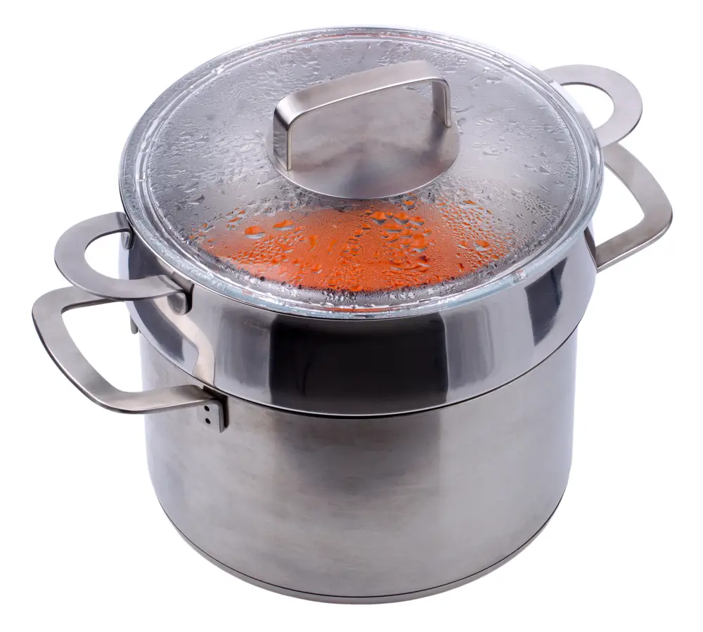 Cómo usar una caldera doble para cocinar verduras al vapor