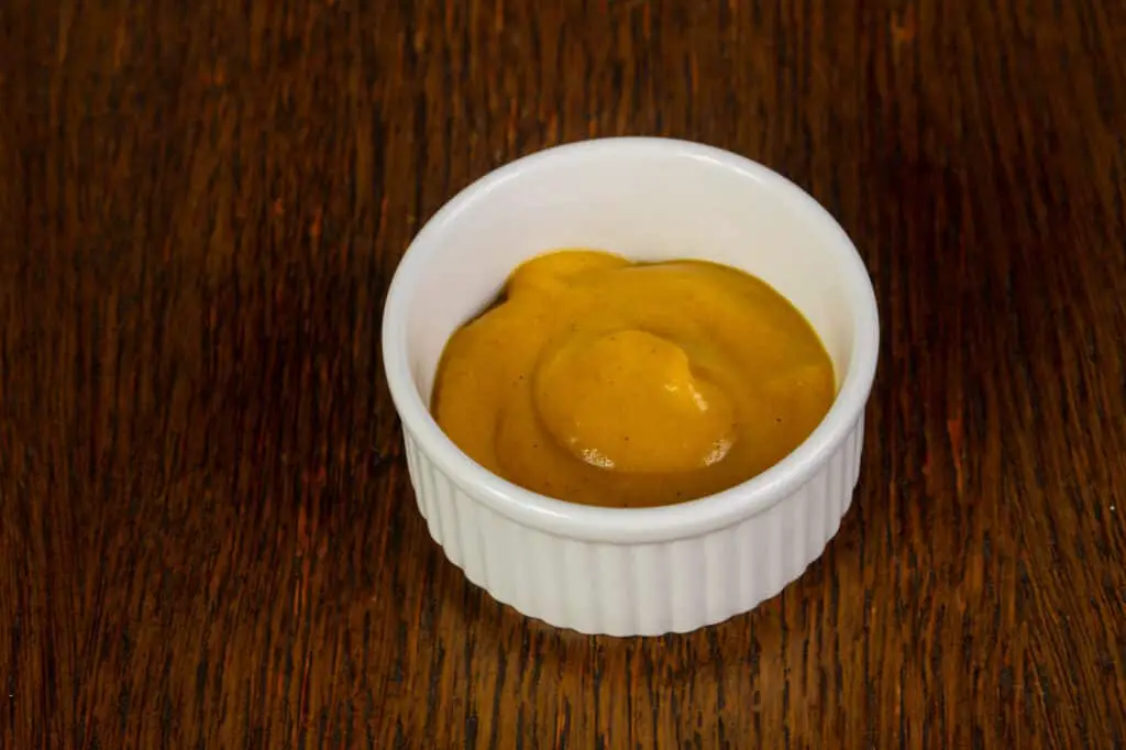 Miel y mostaza: una antigua salsa para mojar