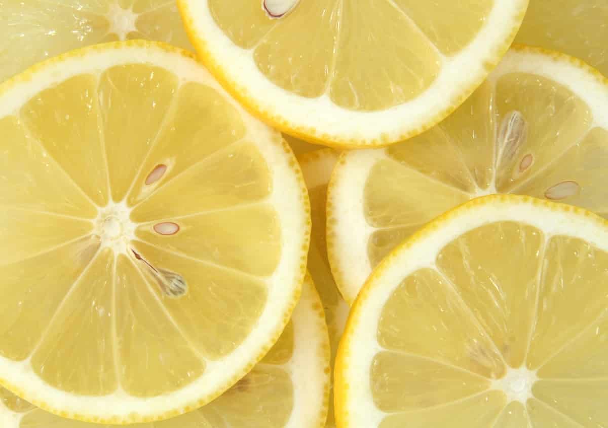 ¿Qué es un buen sustituto de la cáscara de limón?