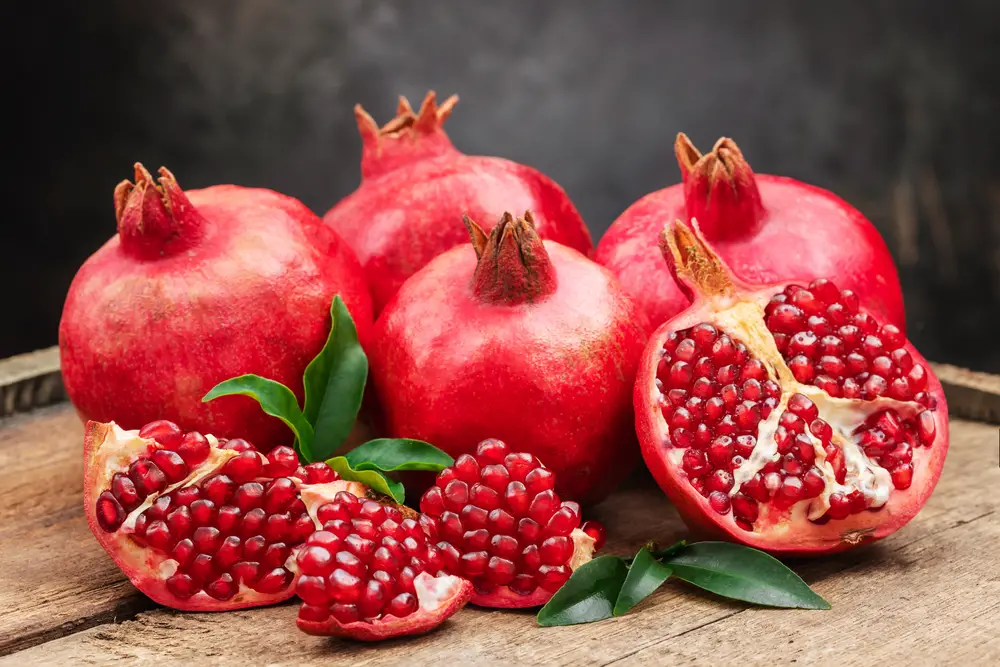 Las 7 Mejores Frutas Similares a la Granada