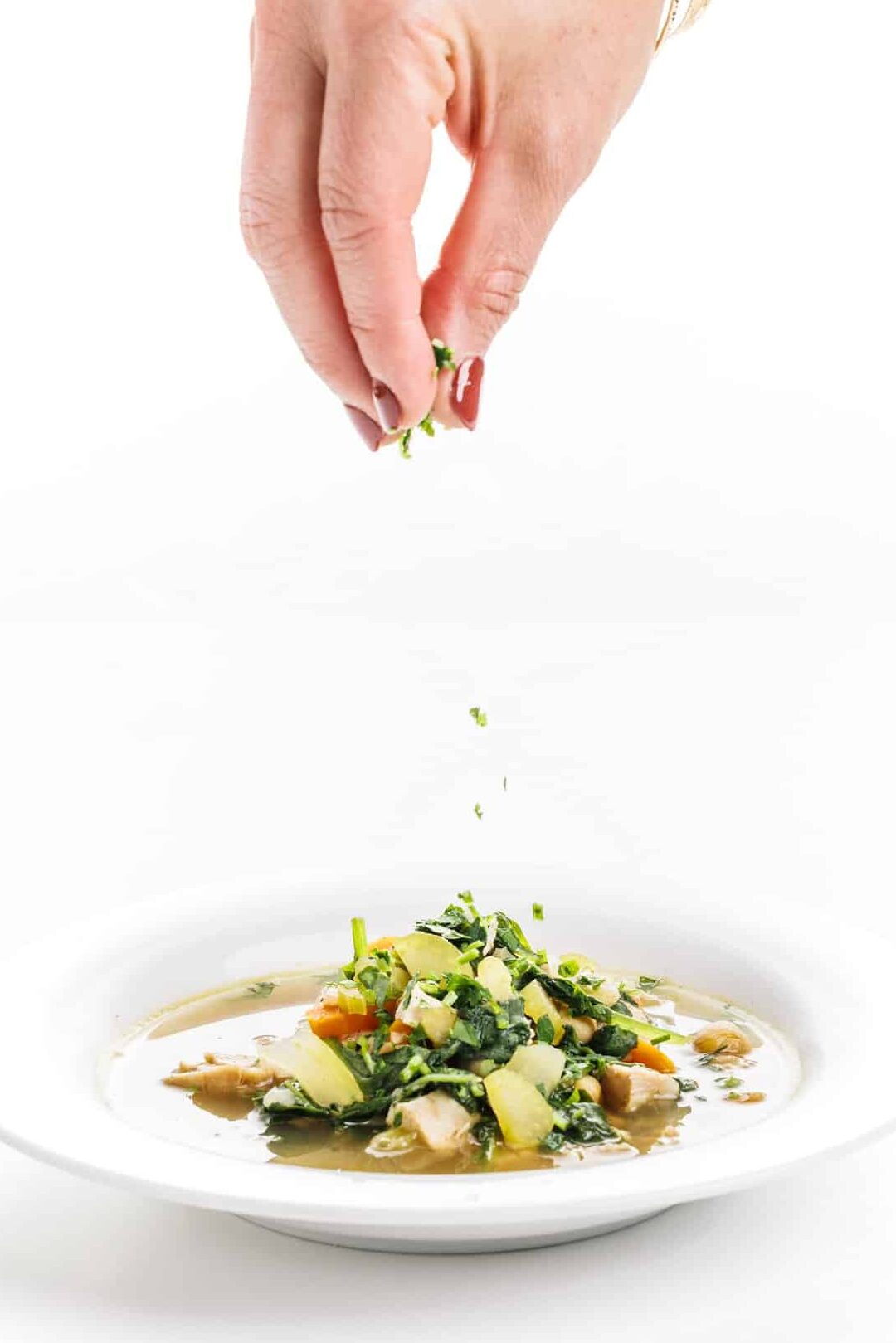 Sopa de pollo fácil con verduras - The Lemon Bowl®
