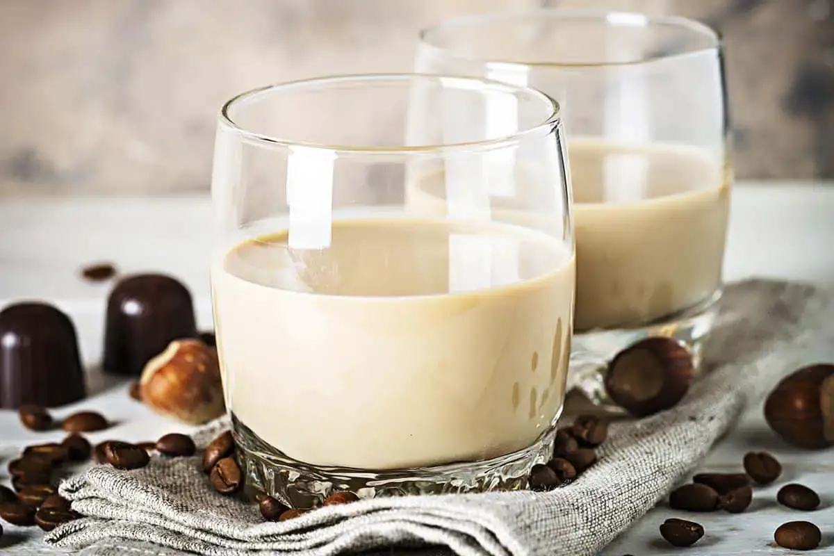 12 sustitutos populares de la crema irlandesa Baileys