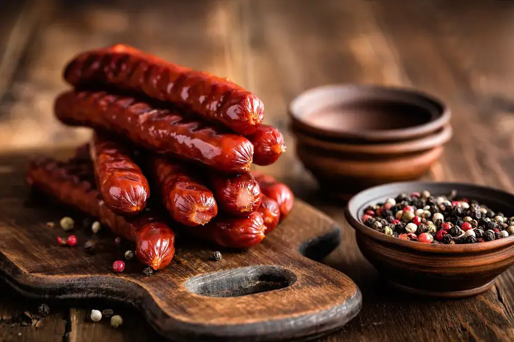 ¿Puedes cocinar salchichas en el microondas?