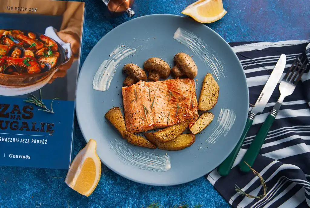 ¿Comes piel de salmón? ¿Cuáles son los beneficios y los riesgos?