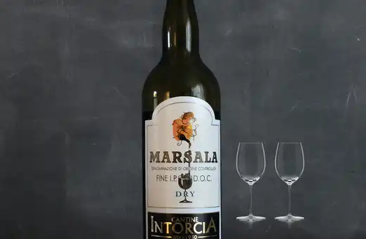 Los 13 Mejores Sustitutos del Amaretto y Modo de Uso