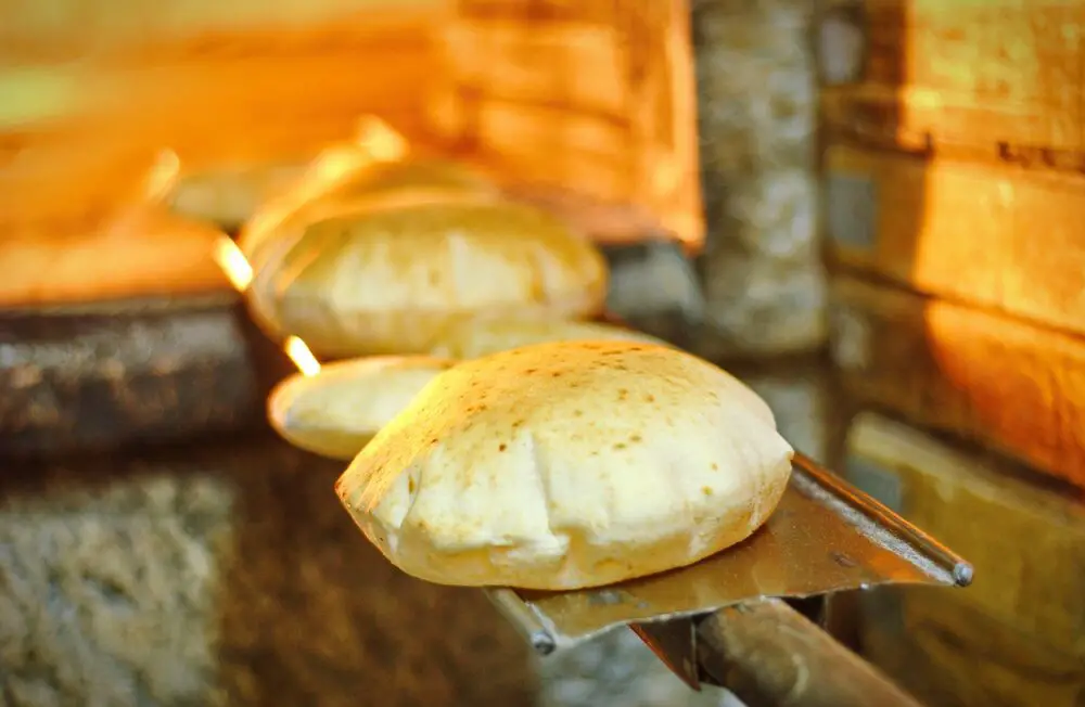 Cómo calentar pan de pita
