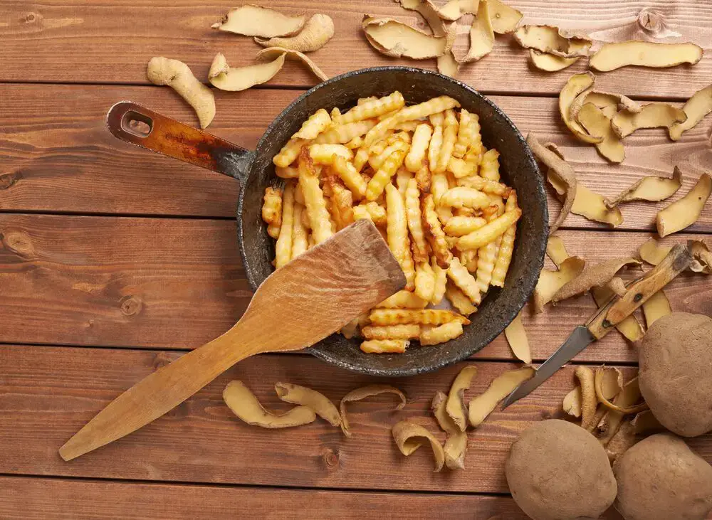 Cómo freír papas fritas congeladas en una sartén de 3 maneras diferentes