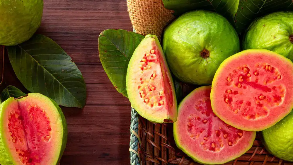 Las 7 Mejores Frutas Similares a la Granada