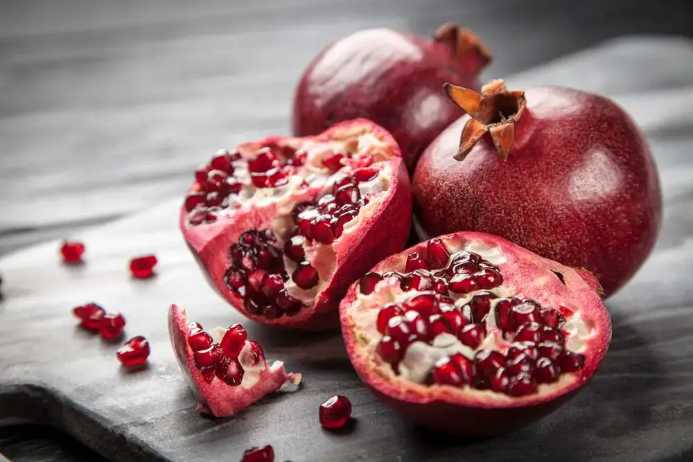Las 7 Mejores Frutas Similares a la Granada