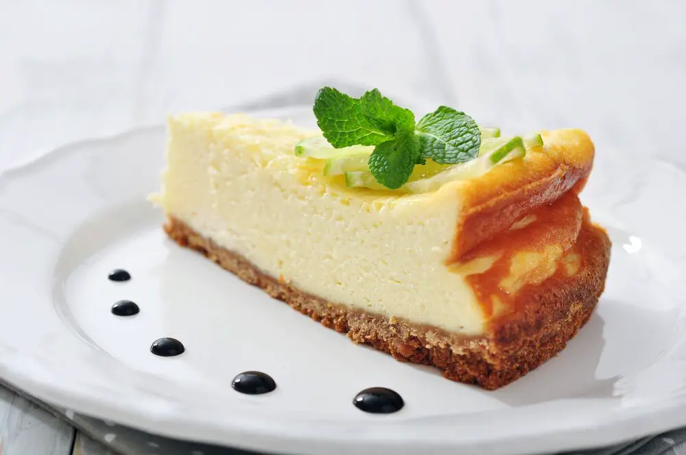 ¿Puedes volver a congelar el pastel de queso? – Comida fanática