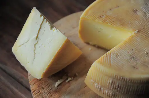 Los 12 mejores sustitutos del queso Grana Padano Los 12 mejores sustitutos del queso Grana Padano