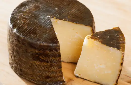Los 12 mejores sustitutos del queso Grana Padano Los 12 mejores sustitutos del queso Grana Padano
