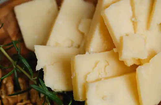 Los 12 mejores sustitutos del queso Grana Padano Los 12 mejores sustitutos del queso Grana Padano
