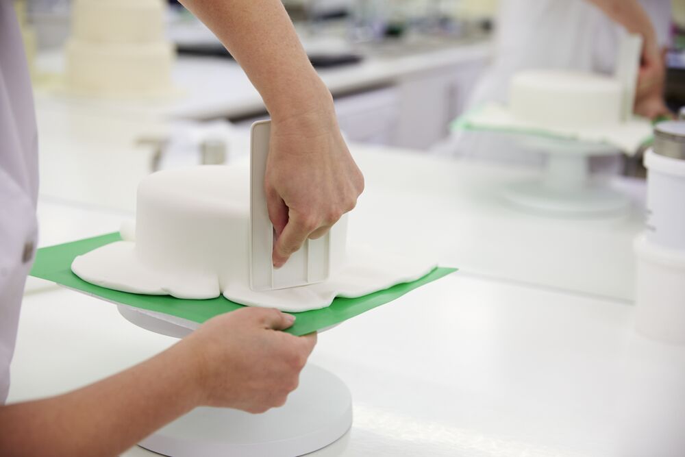 Cómo poner imágenes en pasteles en 4 formas fáciles y rápidas