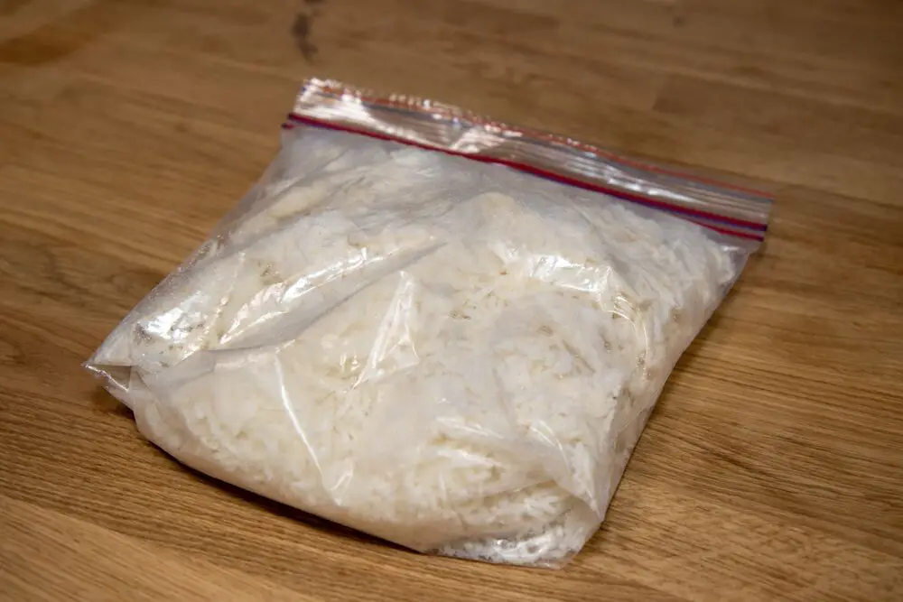 Cómo recalentar arroz congelado