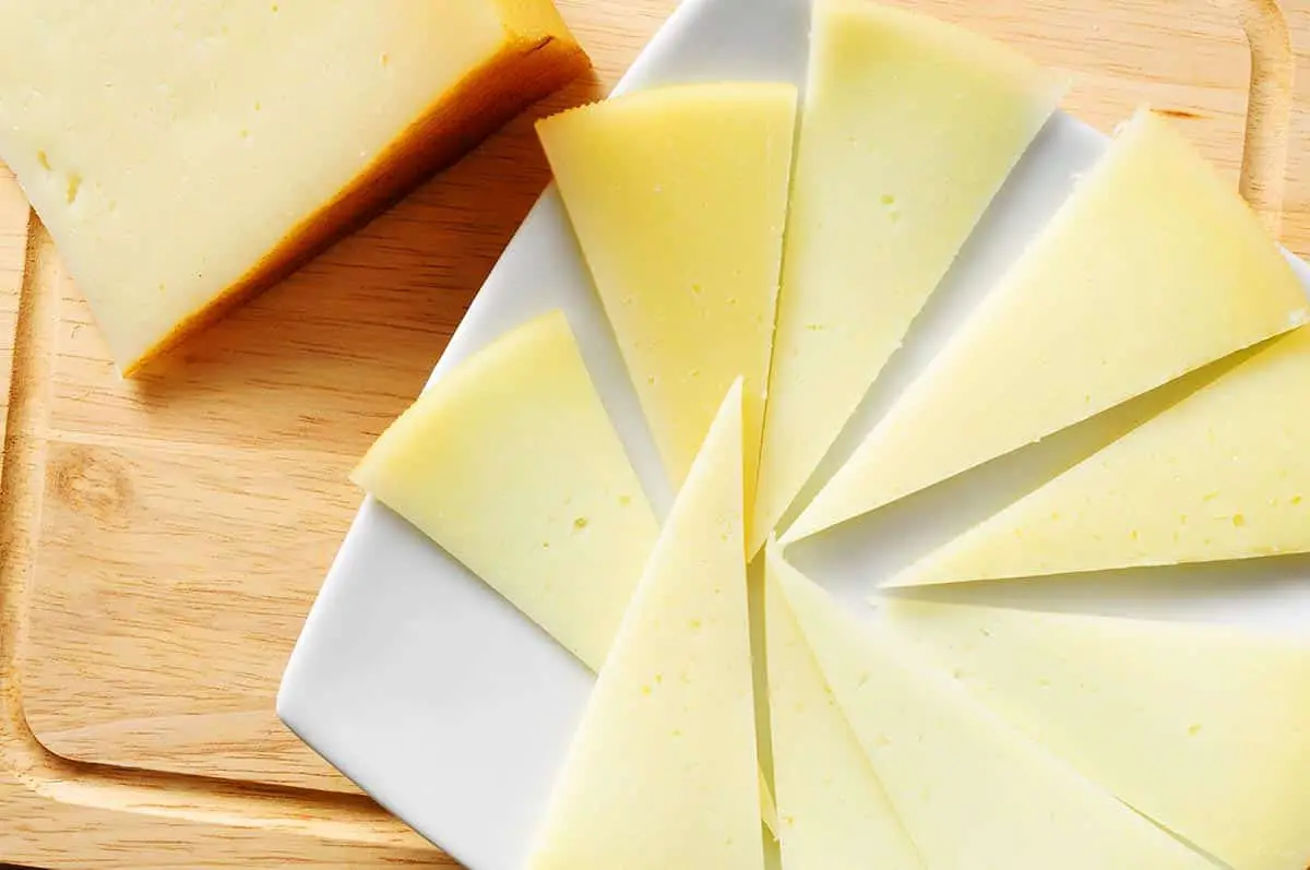 Sustituto de Queso Manchego: 8 Opciones con Sabor similar.
