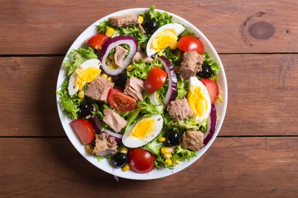 ¿Por cuánto tiempo es buena la ensalada de atún?