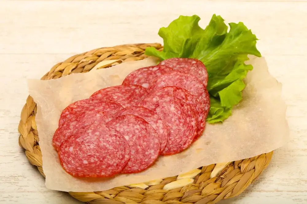¿Cuánto tiempo dura el salami sin curar?