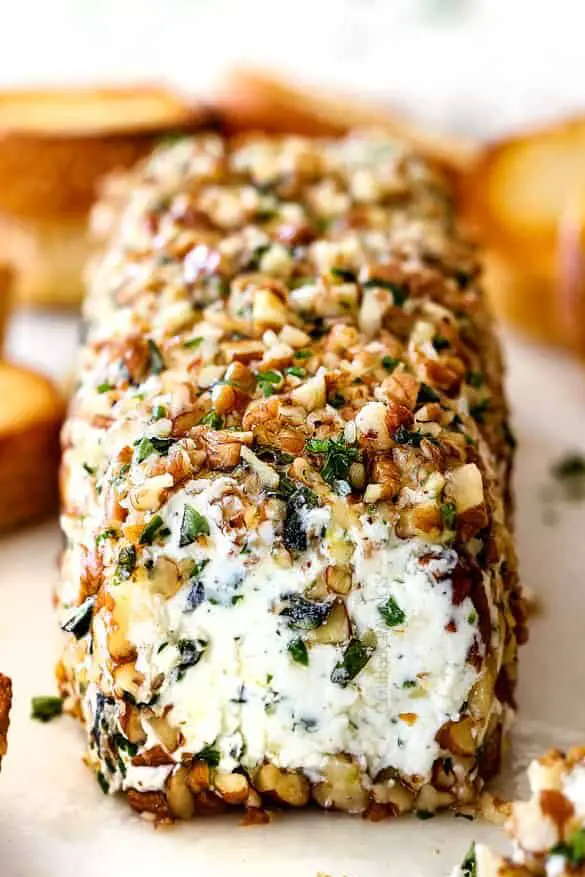 Tronco de queso con hierbas y ajo