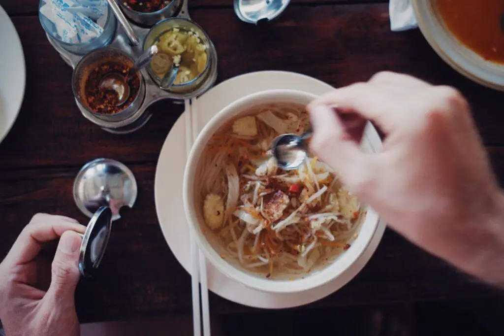 Cómo descongelar sopa en 4 maneras fáciles