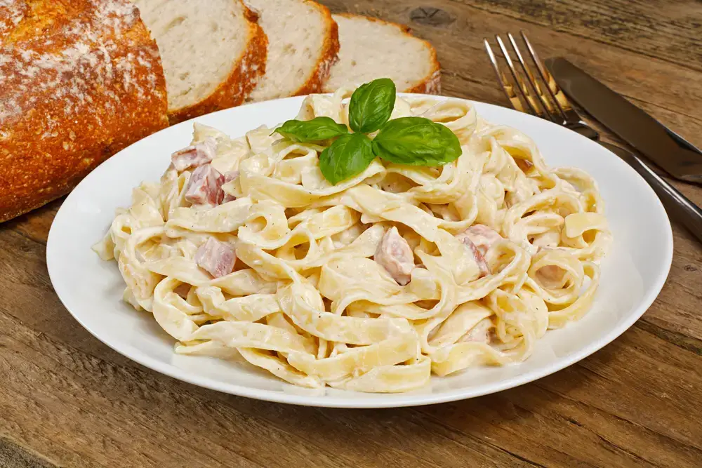 Cómo recalentar pasta carbonara