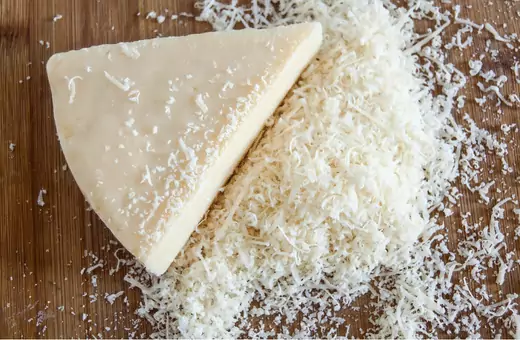 Los 12 mejores sustitutos del queso Grana Padano Los 12 mejores sustitutos del queso Grana Padano
