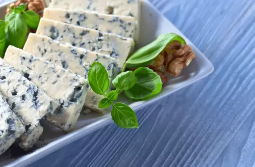 Queso azul VS Gorgonzola: ¿cuál es la diferencia?